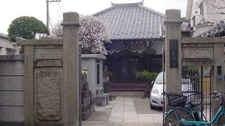 小さいお寺です