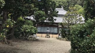 かなり急な坂を上ります