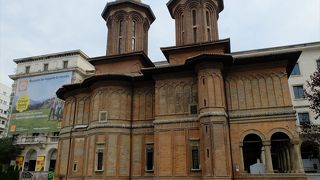 国立美術館（共和国宮殿）お隣にあるルーマニア正教の教会