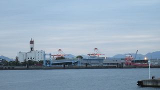 江田島をはじめ松山へもこの港から船でアクセスできます。