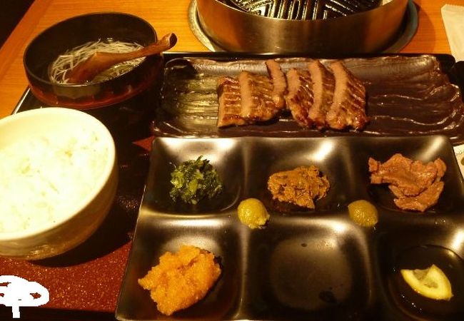 仙台名物、牛タンを東京駅で