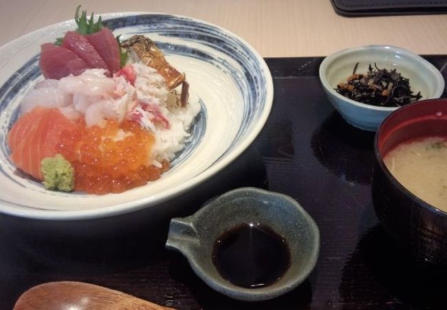 日本海の海の幸を浅草で