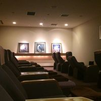 いい感じに暗くて寝てもOKな休憩所