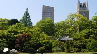 広い庭園はゆったりとした気分になる