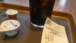 コーヒー330円で快適!【デリカフェキッチン】