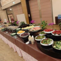 夕食、バイキングコーナー