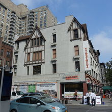 79丁目から見たゼイバーズ。