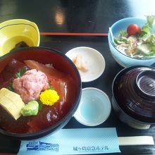 まぐろ丼