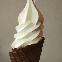 ココアとバニラのミックス、ココアワッフルコーン