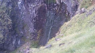 地上から観覧する場合、知床自然センターから15分程度歩く必要があります