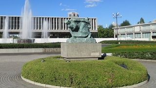 原爆はもちろんのこと、その後の様々な艱難辛苦の中で子供を育てた数多の母の強さをたたえるメッセージが感られました。