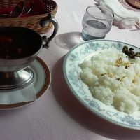 カレーセット。サラダとドリンク付き。