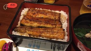 気賀の駅からすぐ。炭火焼の美味しいうな重。