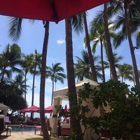 ホテル内プールのピンクパレスでゆったりリゾート気分