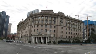 100年前の建物が残っています。