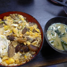 椎茸丼です　やわらかめと普通と選べます