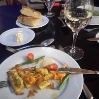 夕食でいただいたニュージーランド産の白ワインも美味しい！