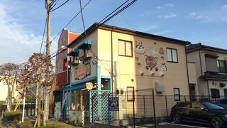 地元で愛されるお菓子屋さんです。