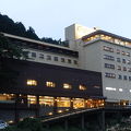 荒湯にも近い大型旅館