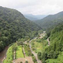 ダム下端も公園として開放されています