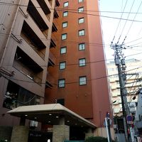 路地裏側から見た当ホテルの入り口