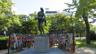 何ら飾るところもなく魂にストレートに訴えかける力に満ちた像です。