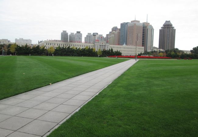 とにかく芝生が綺麗です。