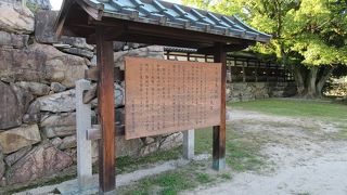 櫓に囲まれた一角が二の丸です。