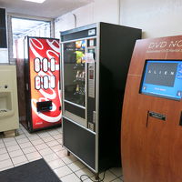 自販機、キャッシュコーナー