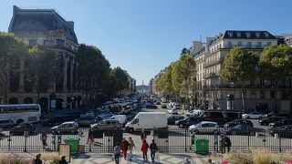 ブルボン宮までまっすぐ見通せる