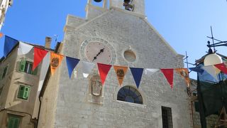 時計がある可愛い教会で博物館になっていた