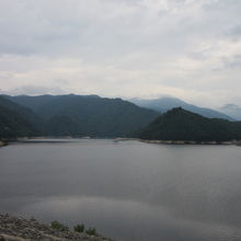 奈良俣ダムによって形成された「ならまた湖」