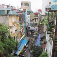 部屋からの眺望からは庶民の暮らし