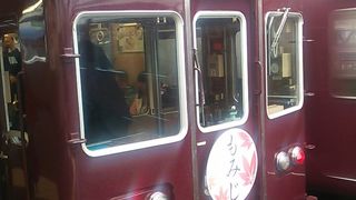 日曜日の朝10時頃着の急行梅田行きはさすがに途中駅からでは座れなさそうです