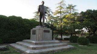 広島県出身の政治家です。