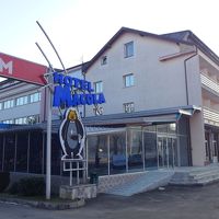 周りには何もないけど、スーパーマーケットが併設。