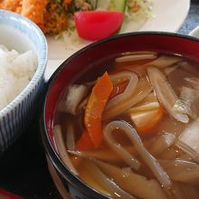 レストランで芋の子汁