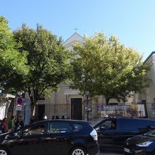 教会前の広場より。