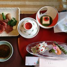 この他にも鮎の塩焼きや茶碗蒸しデザートなどがあります