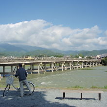 嵐山公園からの渡月橋と桂川