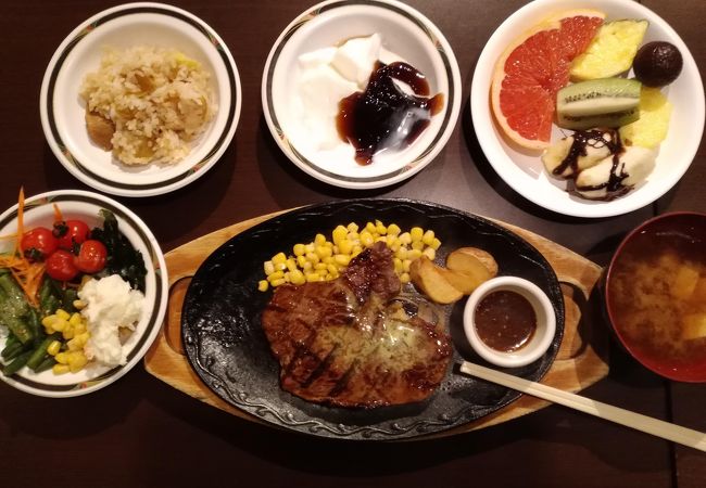 ヨークマートの並び