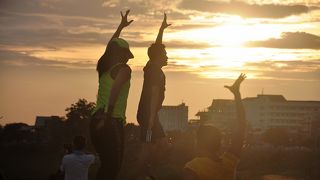 ４５年ぶりの訪問。川沿いは市民憩いの場になっていた