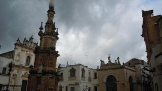 街を見守るマリア様