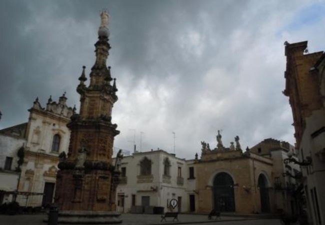 街を見守るマリア様