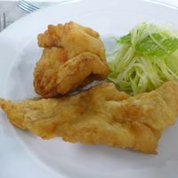 夕食のフライドチキン。味はまあまあかな・・・。