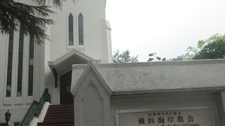 白色の美しい教会