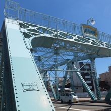 ごつさと優美さと