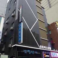 ラブホテル風の外観でした。