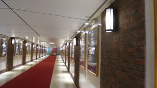 ３番ホームに繋がっています