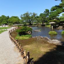 兼六園の北側を流れる